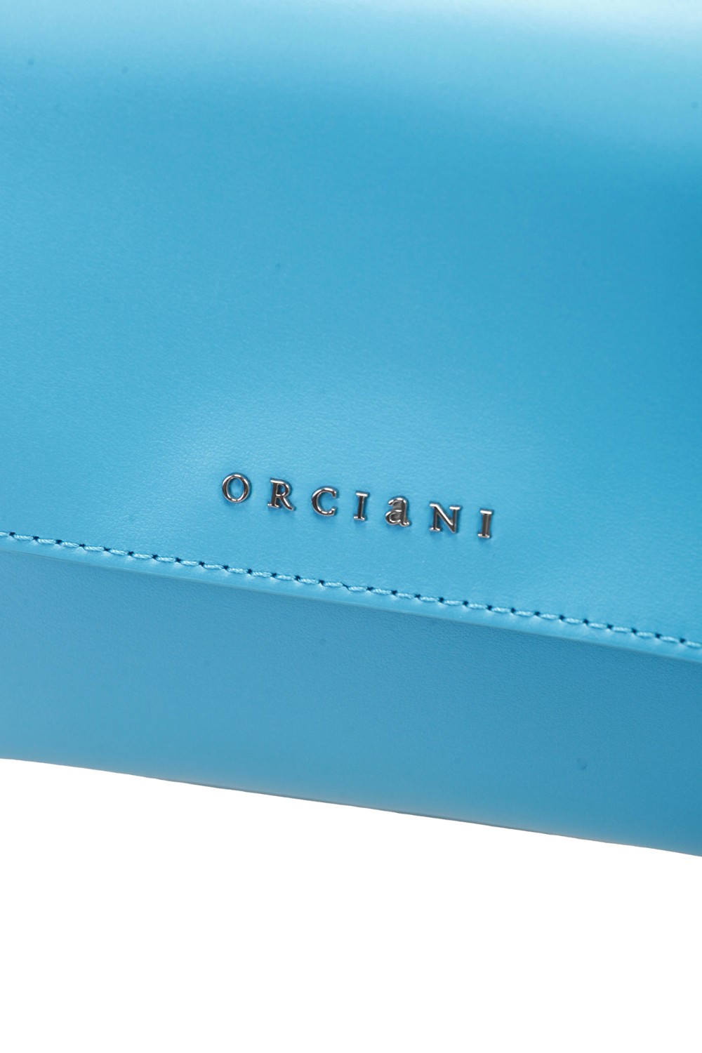 shop ORCIANI  Borsa: Orciani borsa Sveva Vanity Mini a mano in pelle con tracolla.
Dimensioni: Larghezza 20 cm Altezza15 cm Profondità 8 cm
Tasca interna con zip.
Chiusura con patta con bottone magnetico.
Tracolla rimovibile.
Finitura palladio, vitello liscio.
Composizione: 100% Pelle.
Made in Italy.. B02019 LBR-ACQUARIO number 8719254